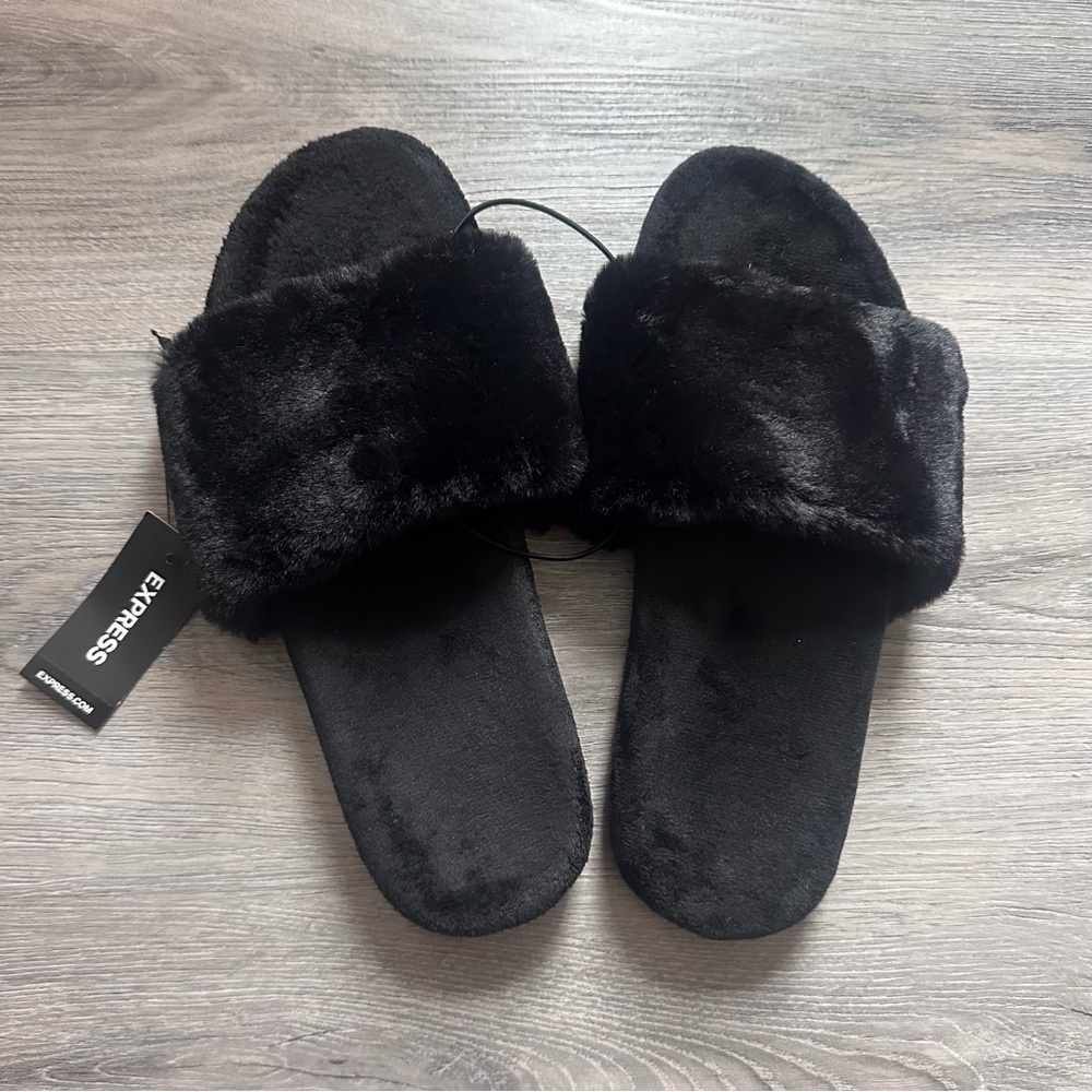 Express Slippers - 8 - Picture 2 of 4
